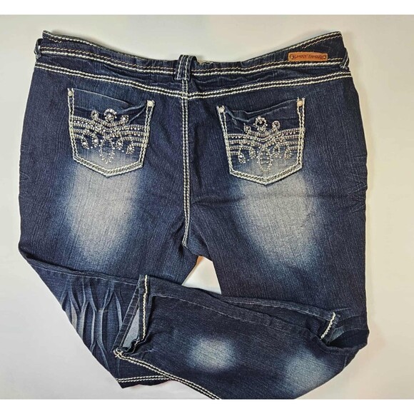 Almost Famous Women's Distressed Bootcut Jeans Sz 22 Med Wash Deco Pockets - Picture 2 of 12